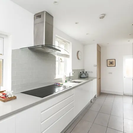 7 Longfield Terrace Gorgeous 5 Bed House In With Parking - Pass The Keys * York
