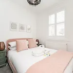 度假居 7 Longfield Terrace Gorgeous 5 Bed House In With Parking - Pass The Keys *