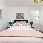 度假居 7 Longfield Terrace Gorgeous 5 Bed House In With Parking - Pass The Keys *