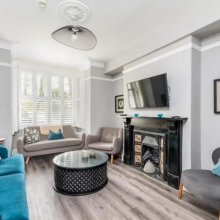 7 Longfield Terrace Gorgeous 5 Bed House In With Parking - Pass The Keys * York