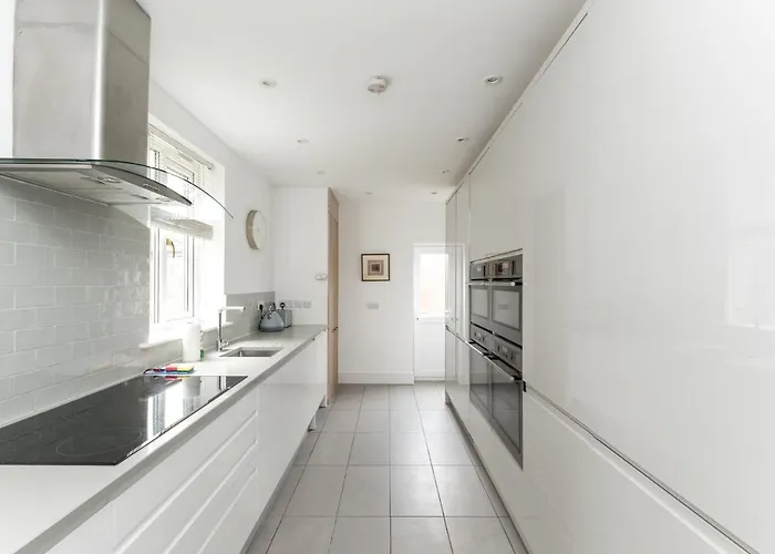 בית נופש 7 Longfield Terrace Gorgeous 5 Bed House In With Parking - Pass The Keys יורק