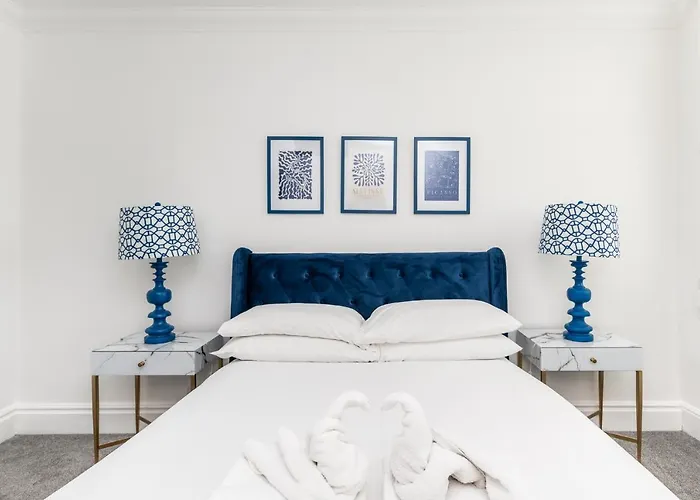 7 Longfield Terrace Gorgeous 5 Bed House In With Parking - Pass The Keys *