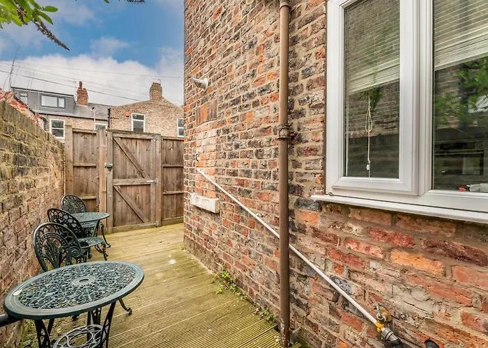 7 Longfield Terrace Gorgeous 5 Bed House In With Parking - Pass The Keys