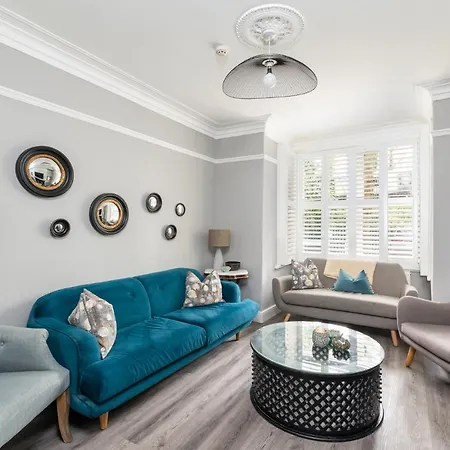 7 Longfield Terrace Gorgeous 5 Bed House In With Parking - Pass The Keys Casa vacanze York