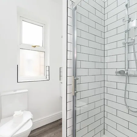 Σπίτι διακοπών 7 Longfield Terrace Gorgeous 5 Bed House In With Parking - Pass The Keys *