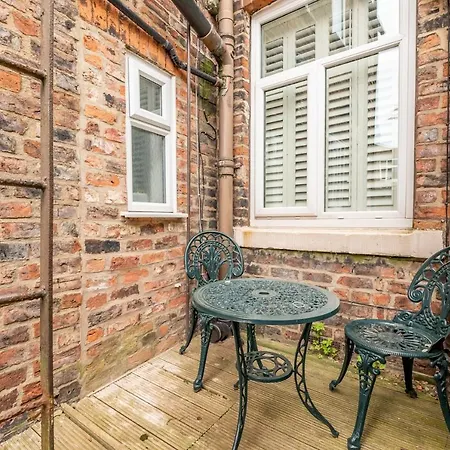 7 Longfield Terrace Gorgeous 5 Bed House In With Parking - Pass The Keys York