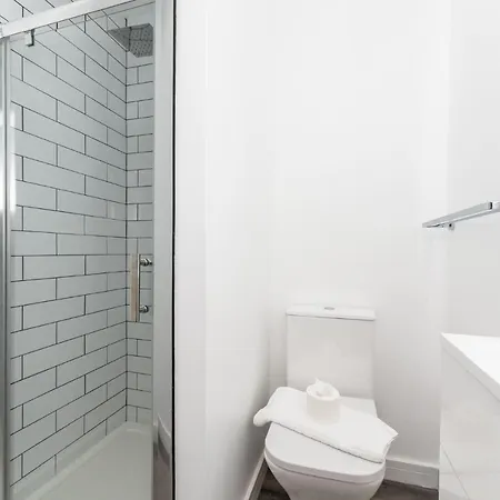 7 Longfield Terrace Gorgeous 5 Bed House In With Parking - Pass The Keys * York