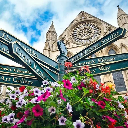 7 Longfield Terrace Gorgeous 5 Bed House In With Parking - Pass The Keys Casa vacanze *